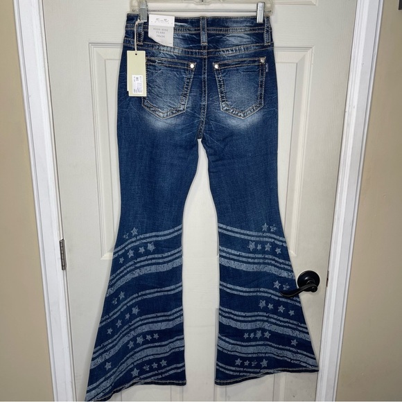 Miss Me Stars n Stripes High Rise
Flare Jeans - Picture 11 of 12